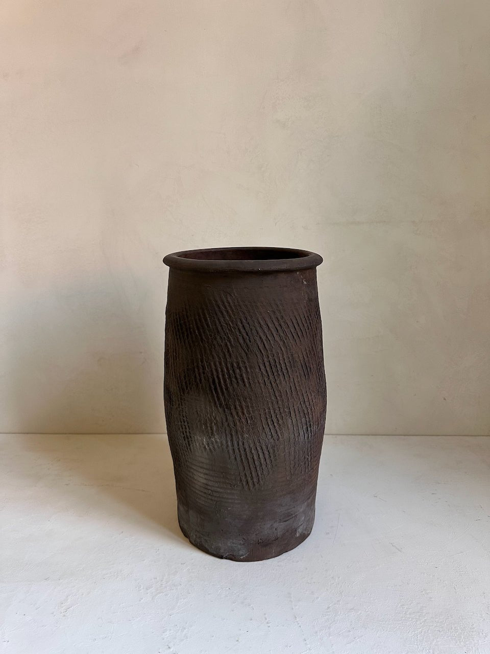 The Corner - Antique vase N° 24 - Pots & Vases