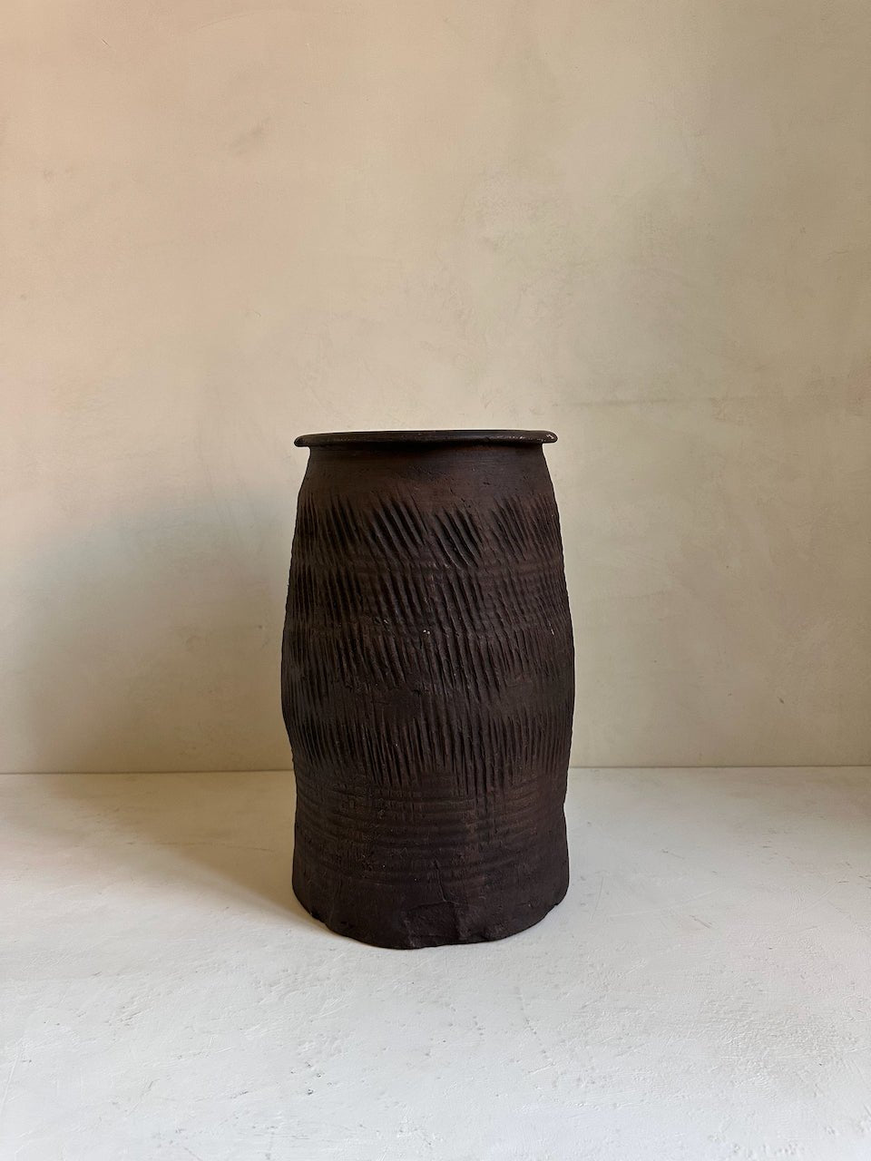 The Corner - Antique vase N° 25 - Pots & Vases
