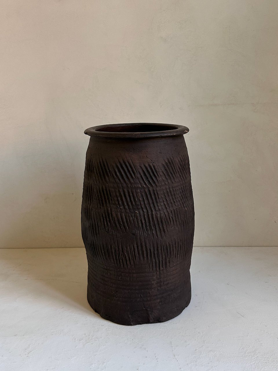 The Corner - Antique vase N° 25 - Pots & Vases