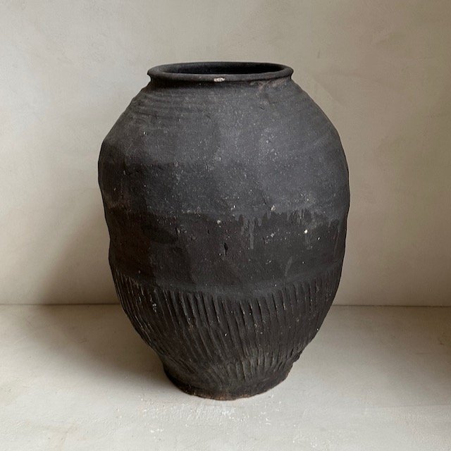 The Corner - Antique vase N° 3 - Pots & Vases