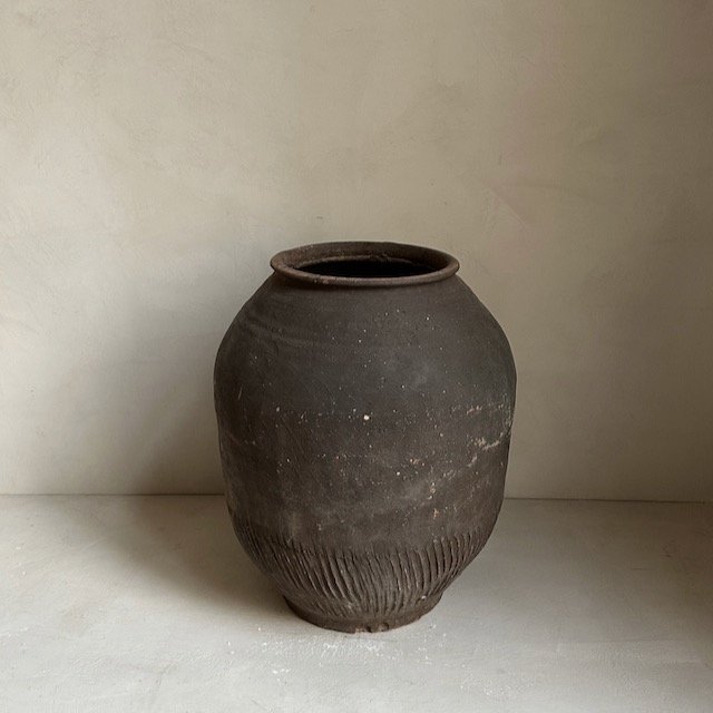 The Corner - Antique vase N° 5 - Pots & Vases