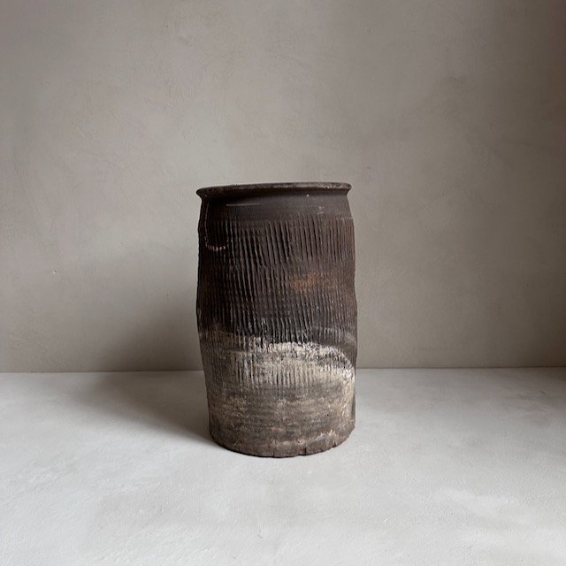 The Corner - Antique vase N° 7 - Pots & Vases