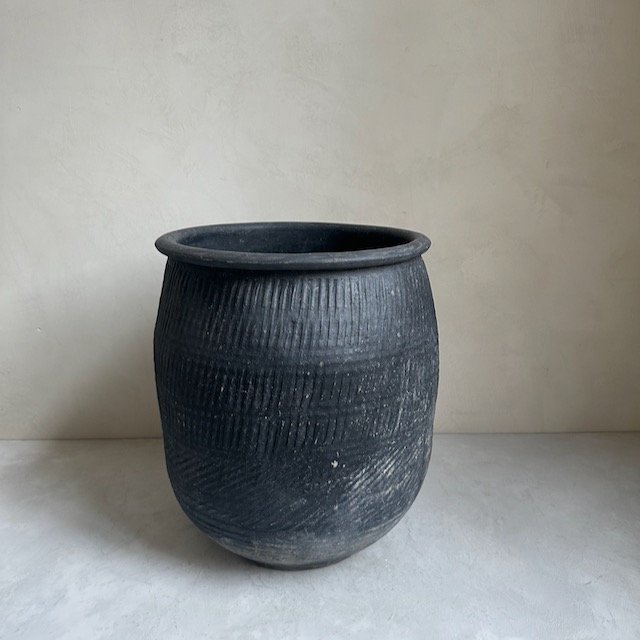 The Corner - Antique vase N° 9 - Pots & Vases