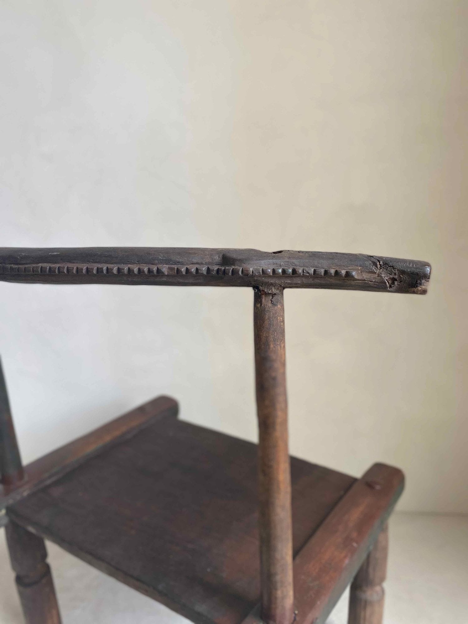 The Corner - Baule chair N° 10 - African Chairs