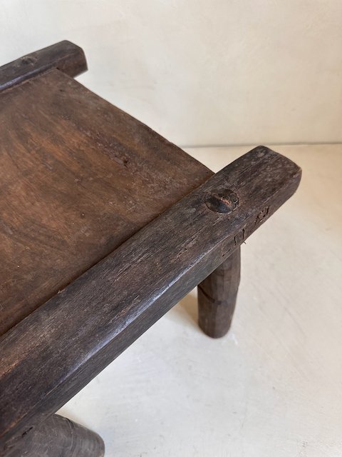 The Corner - Baule Chair N° 37 - African Chairs