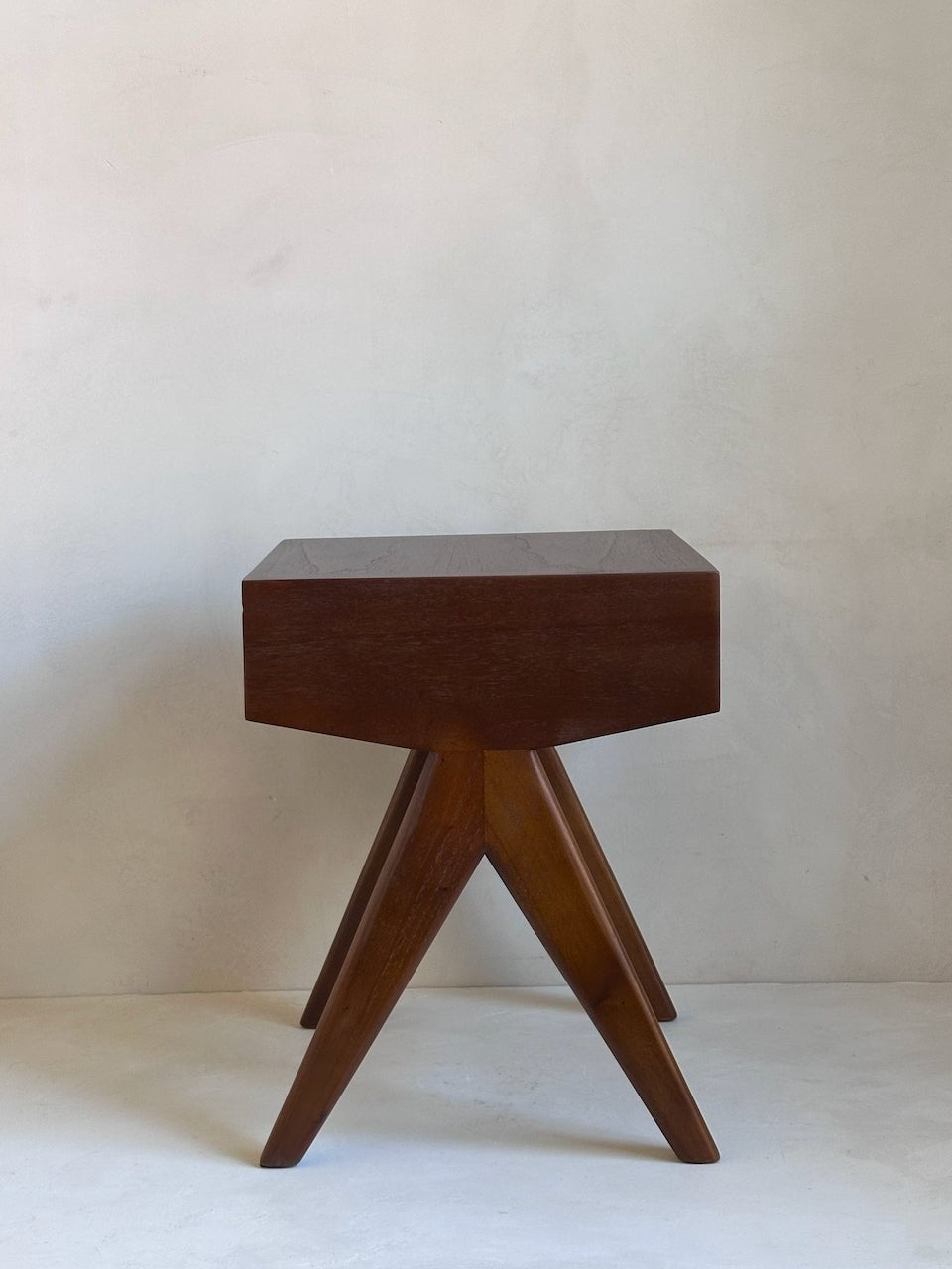 The Corner - Bedside table N° 3 - Side Tables & Stools
