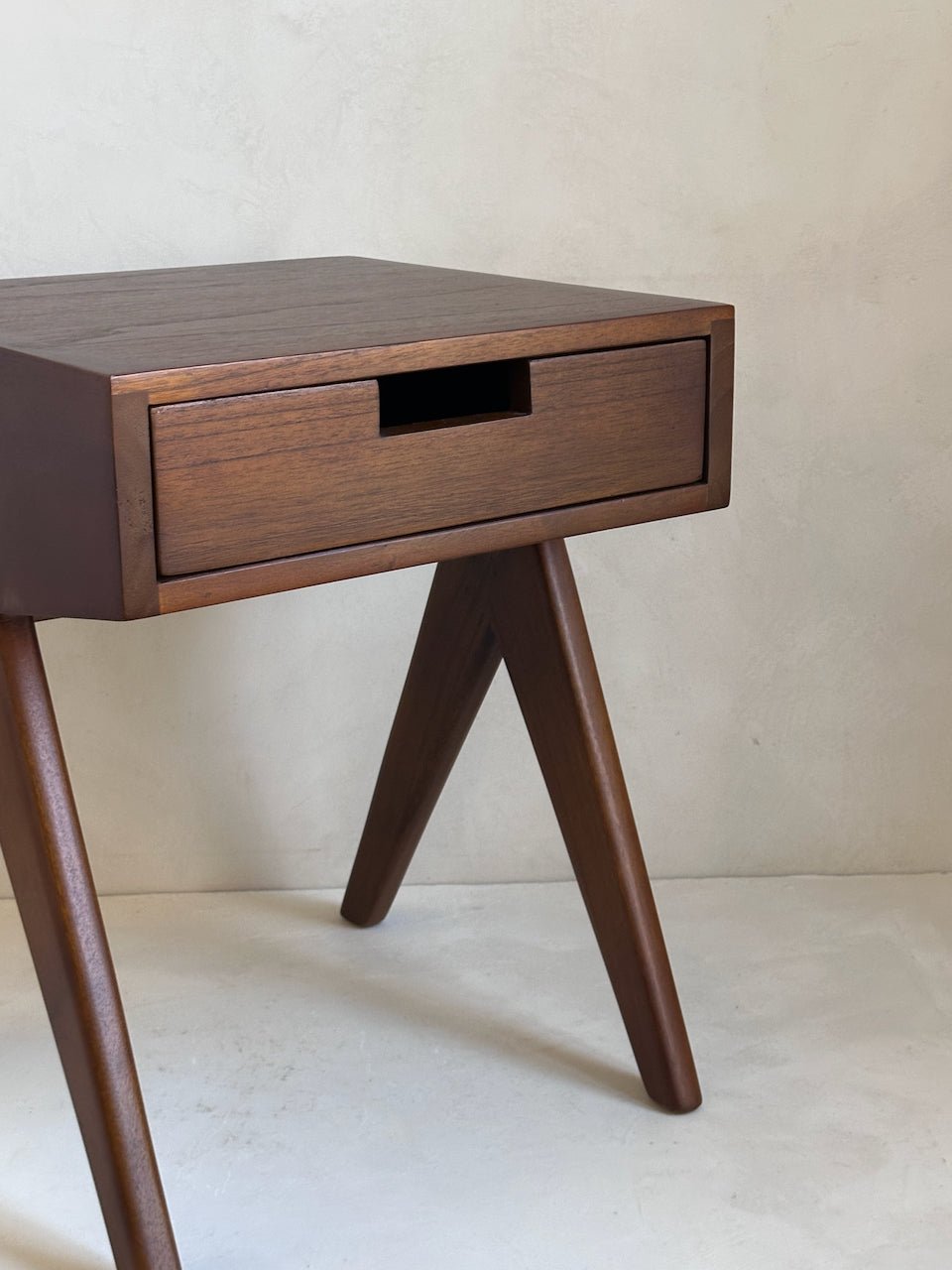 The Corner - Bedside table N° 3 - Side Tables & Stools