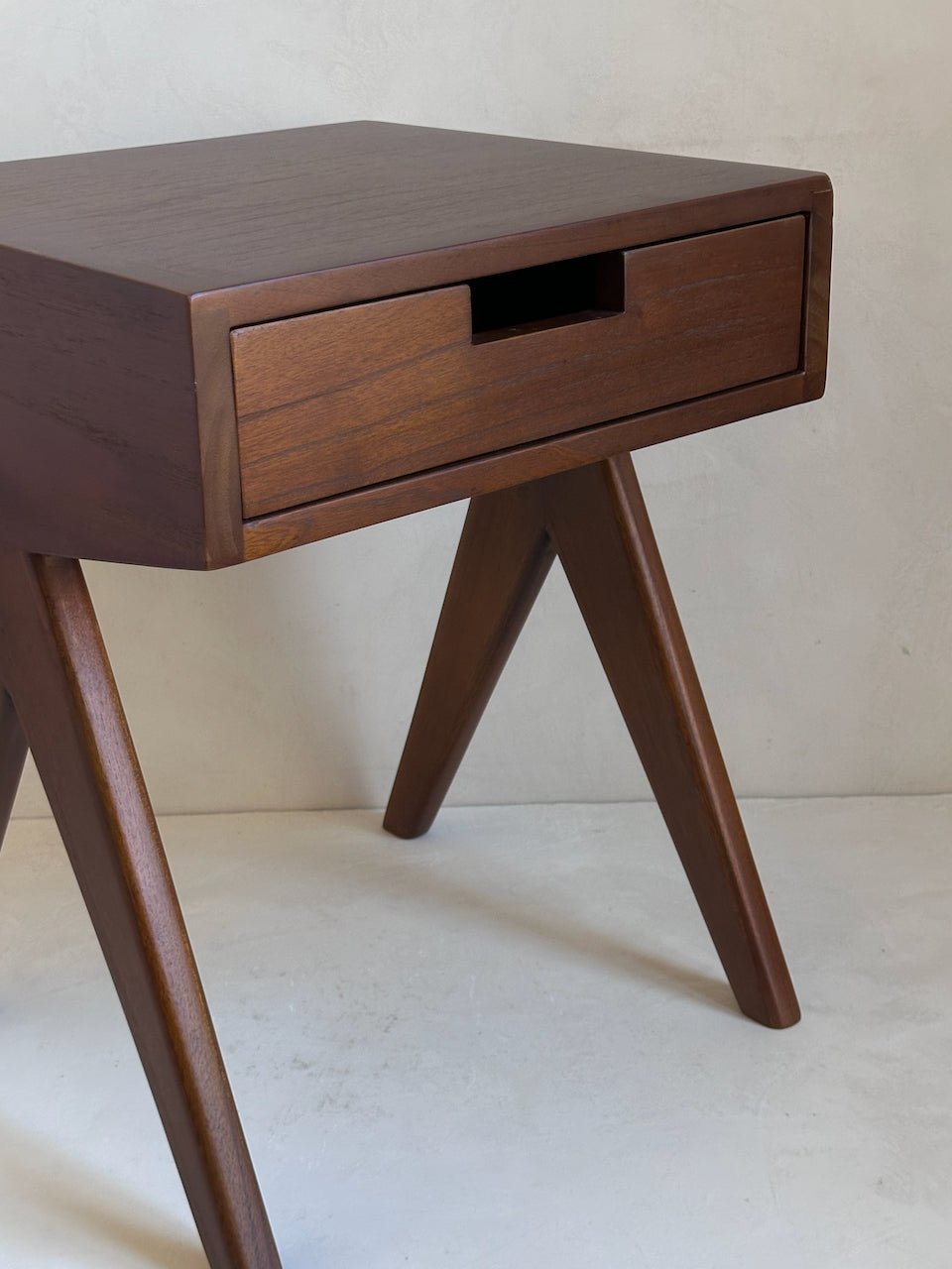 The Corner - Bedside table N° 4 - Side Tables & Stools