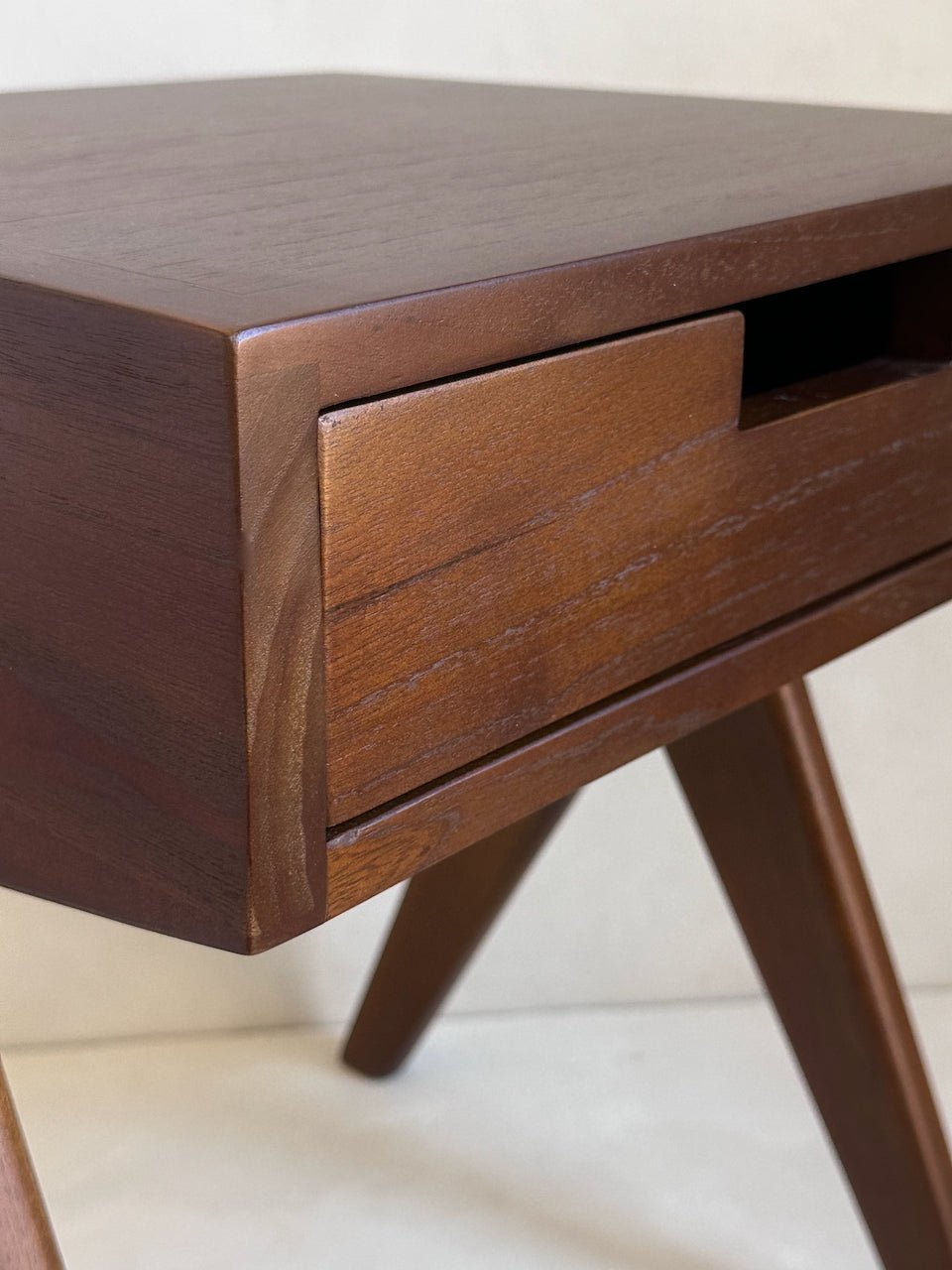 The Corner - Bedside table N° 4 - Side Tables & Stools