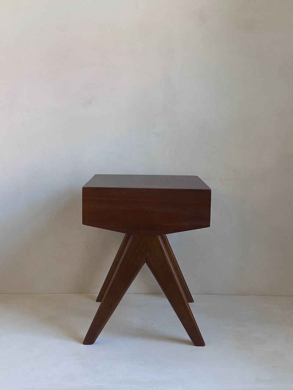 The Corner - Bedside table N° 4 - Side Tables & Stools