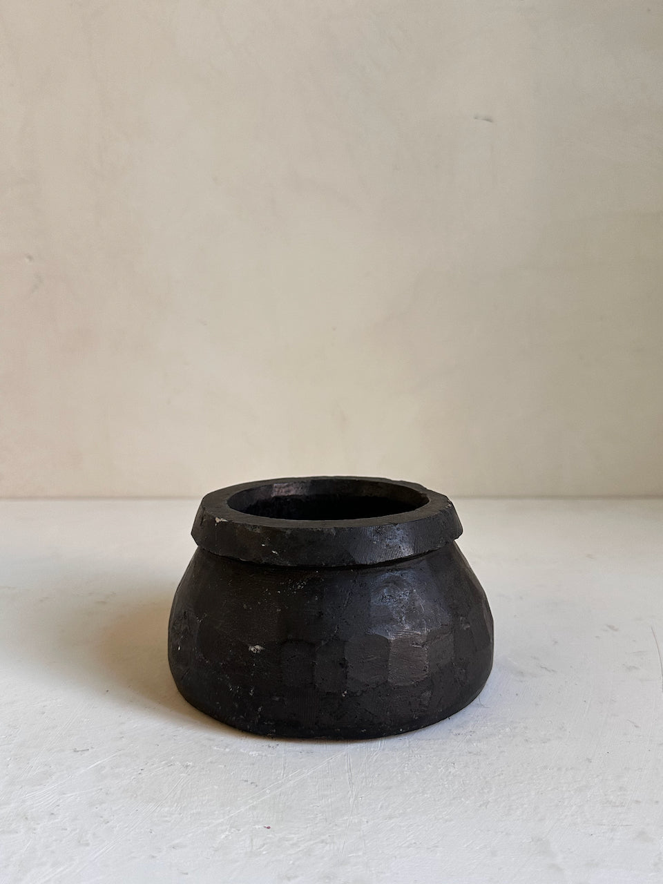 The Corner - Black stone mortar N° 17 - Table & Kitchenware