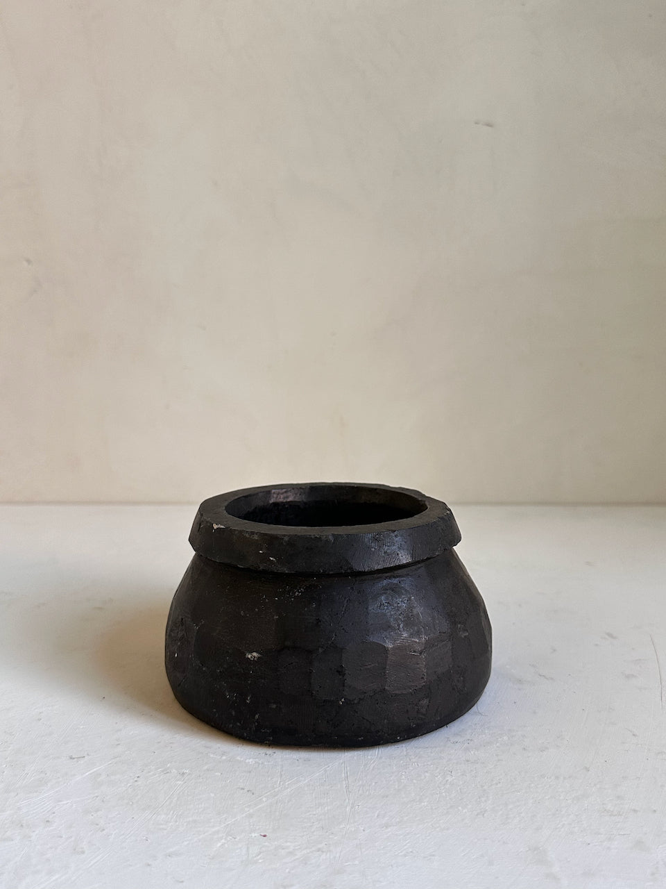 The Corner - Black stone mortar N° 17 - Table & Kitchenware