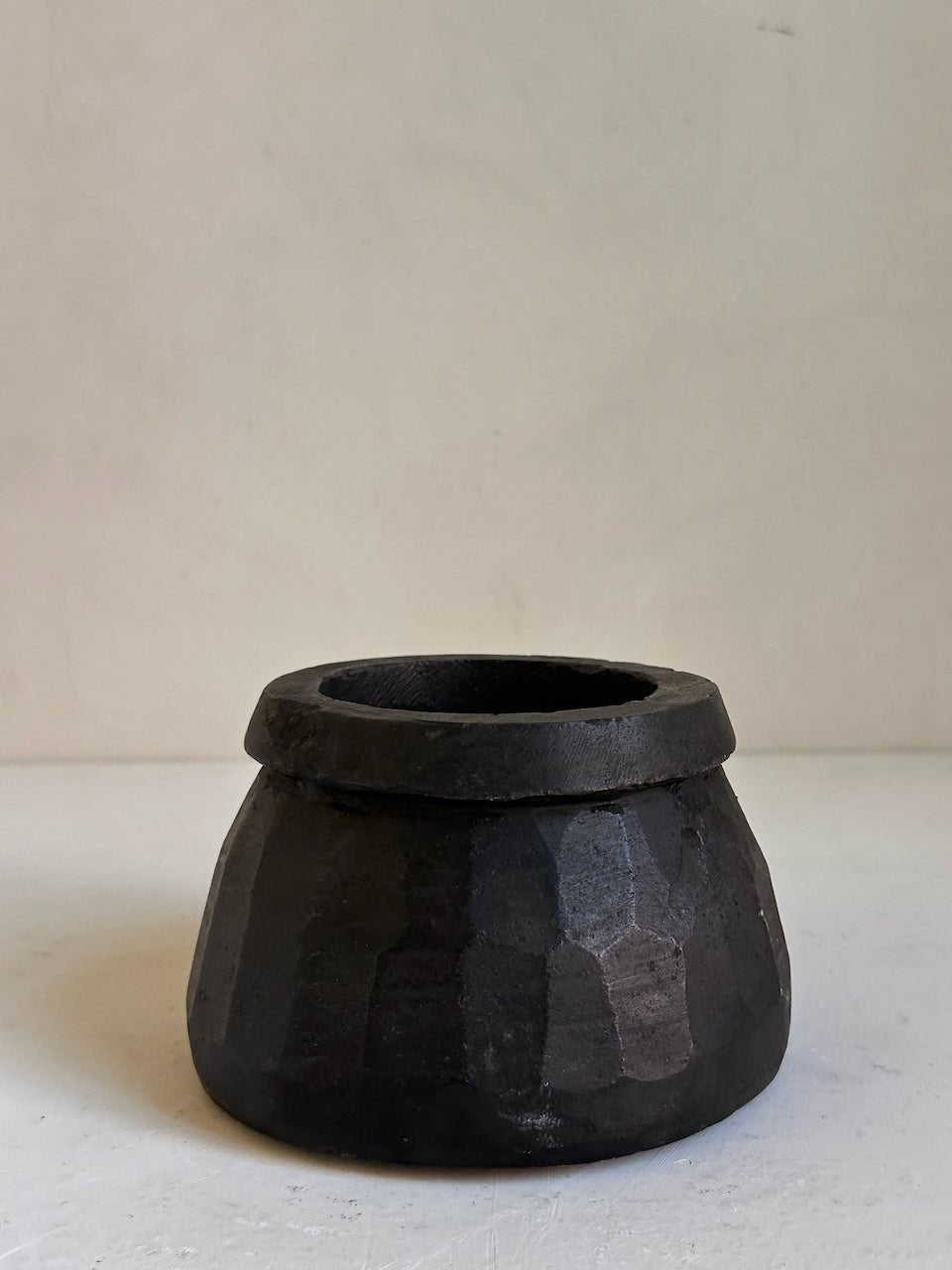 The Corner - Black stone mortar N° 19 - Table & Kitchenware