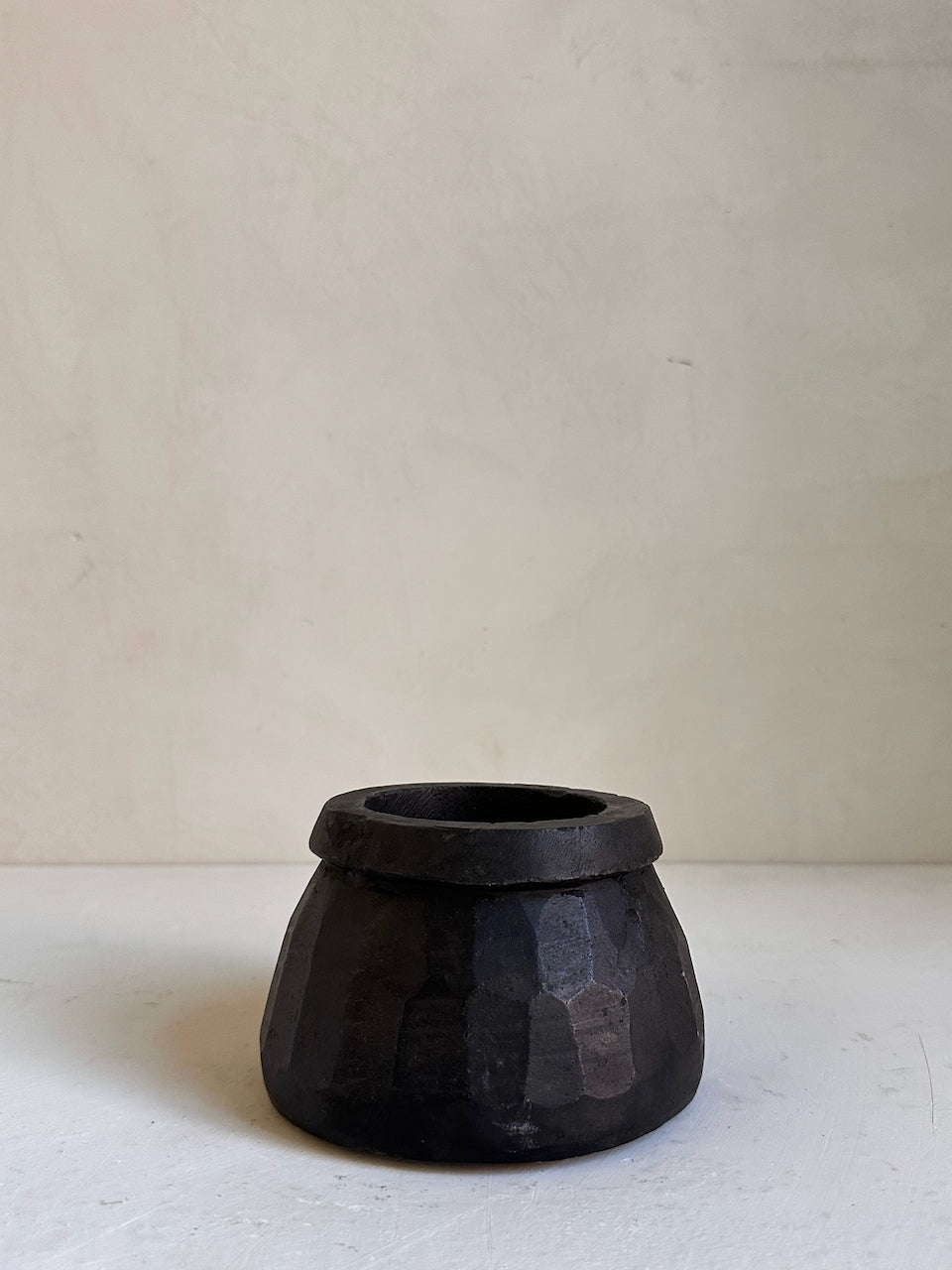 The Corner - Black stone mortar N° 19 - Table & Kitchenware