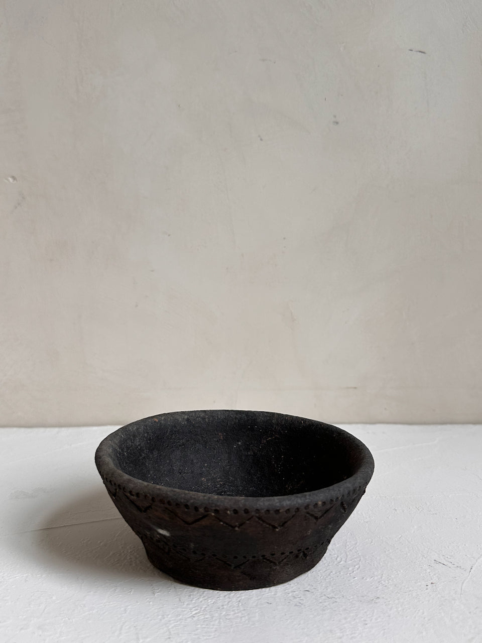 The Corner - Black terracotta bowl N° 1 - Pots & Vases