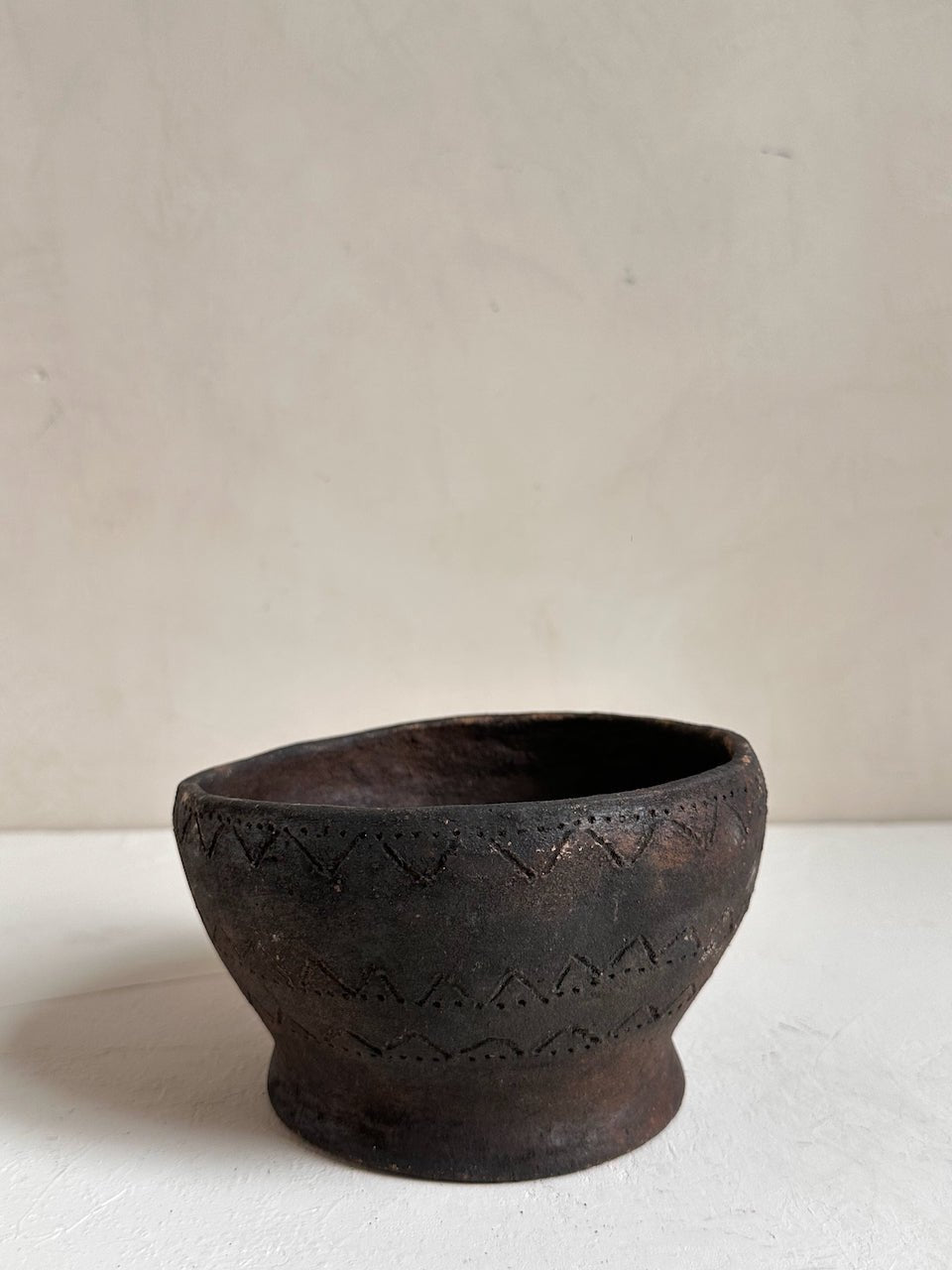 The Corner - Black terracotta bowl N° 11 - Pots & Vases