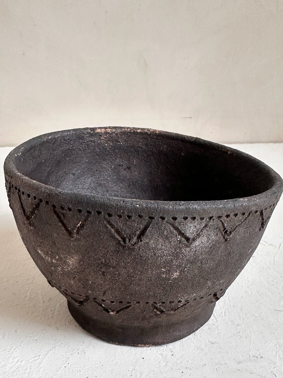The Corner - Black terracotta bowl N° 2 - Pots & Vases