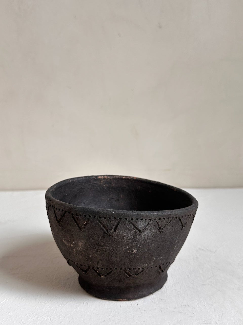 The Corner - Black terracotta bowl N° 2 - Pots & Vases