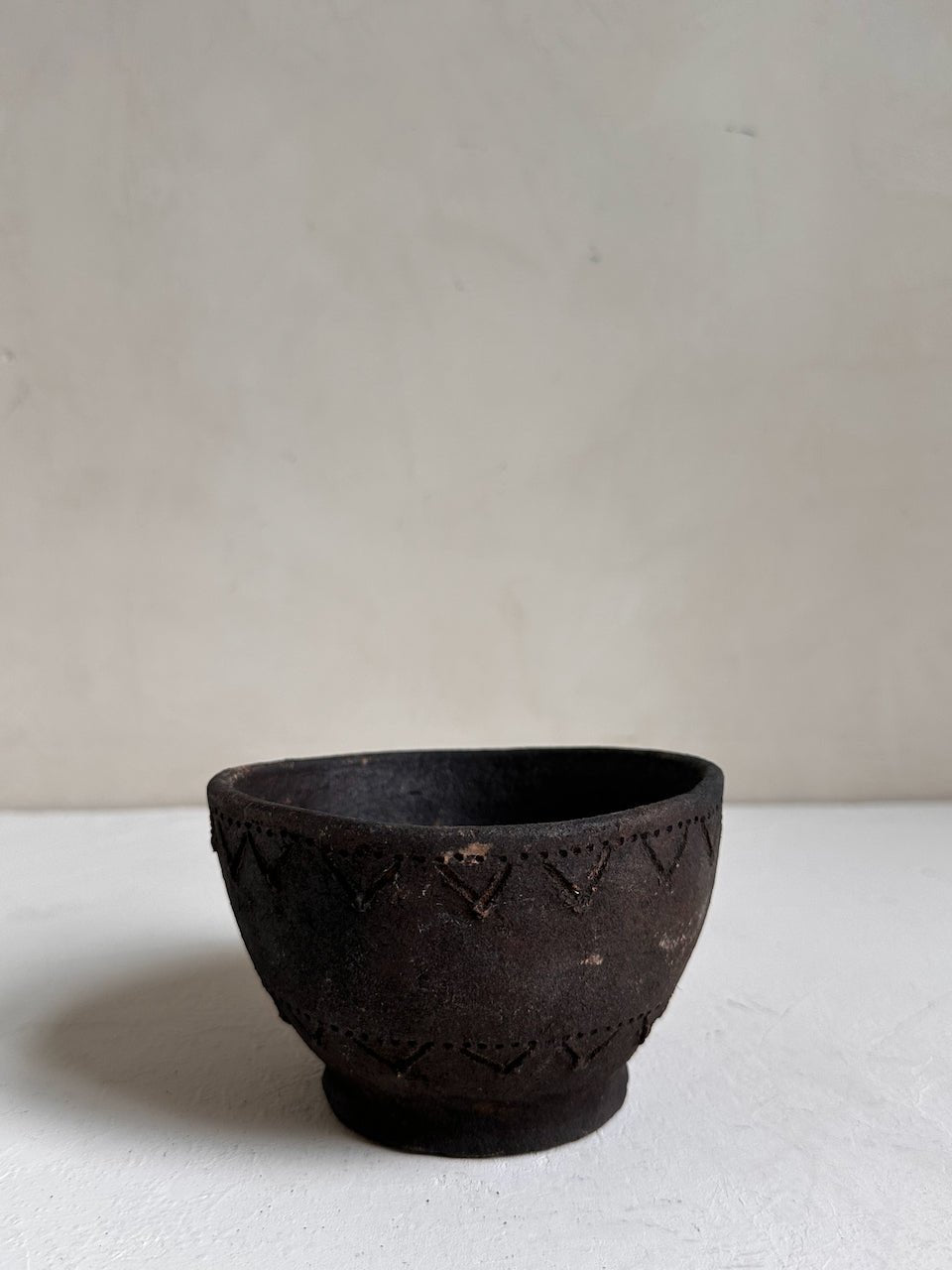 The Corner - Black terracotta bowl N° 2 - Pots & Vases