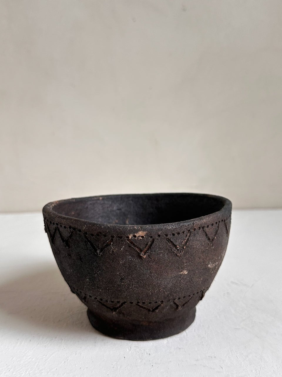 The Corner - Black terracotta bowl N° 2 - Pots & Vases