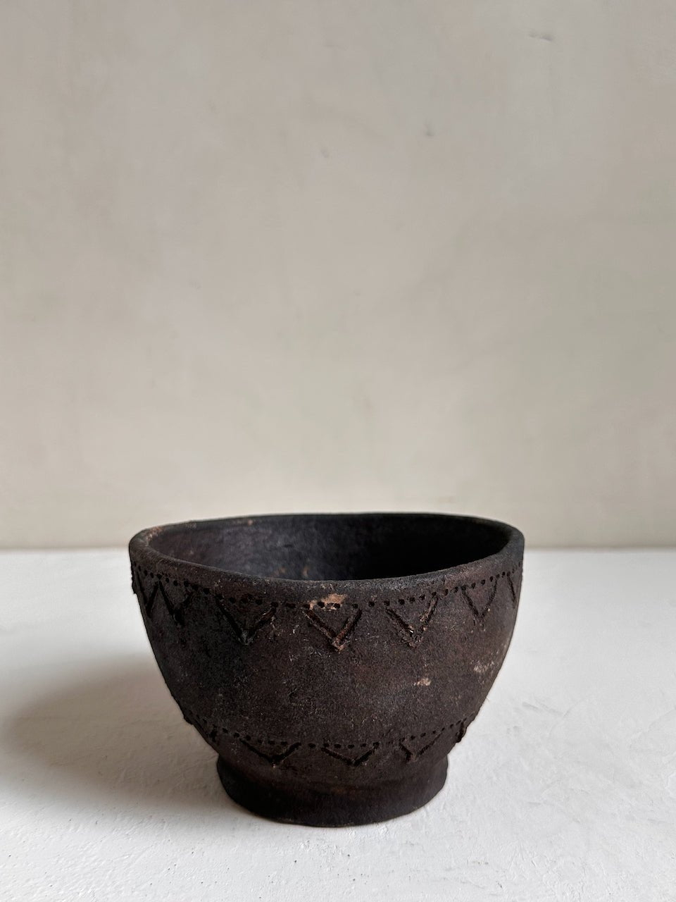 The Corner - Black terracotta bowl N° 2 - Pots & Vases
