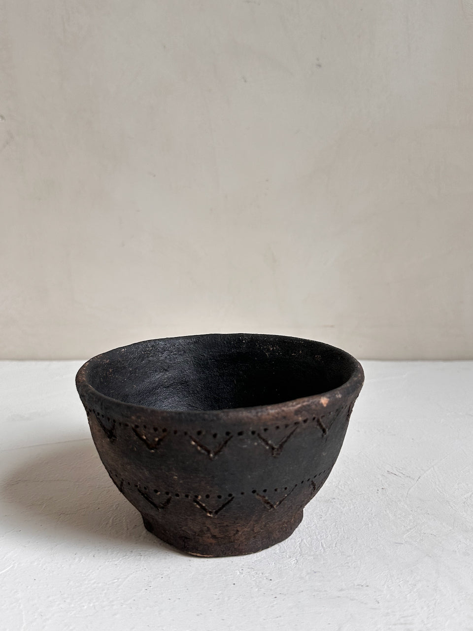The Corner - Black terracotta bowl N° 3 - Pots & Vases