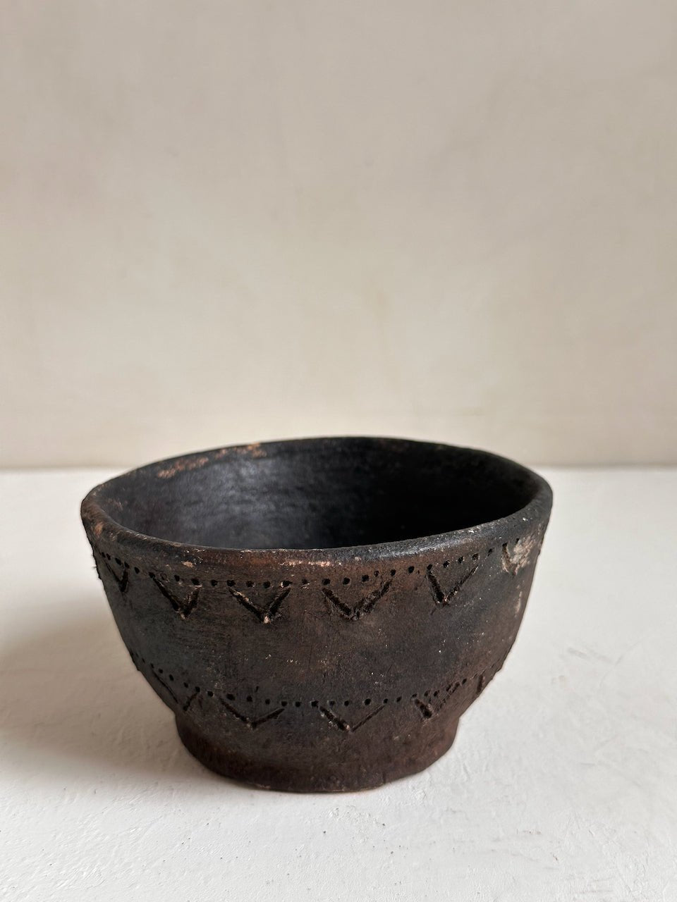 The Corner - Black terracotta bowl N° 3 - Pots & Vases