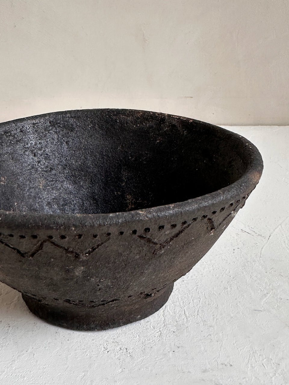 The Corner - Black terracotta bowl N° 4 - Pots & Vases
