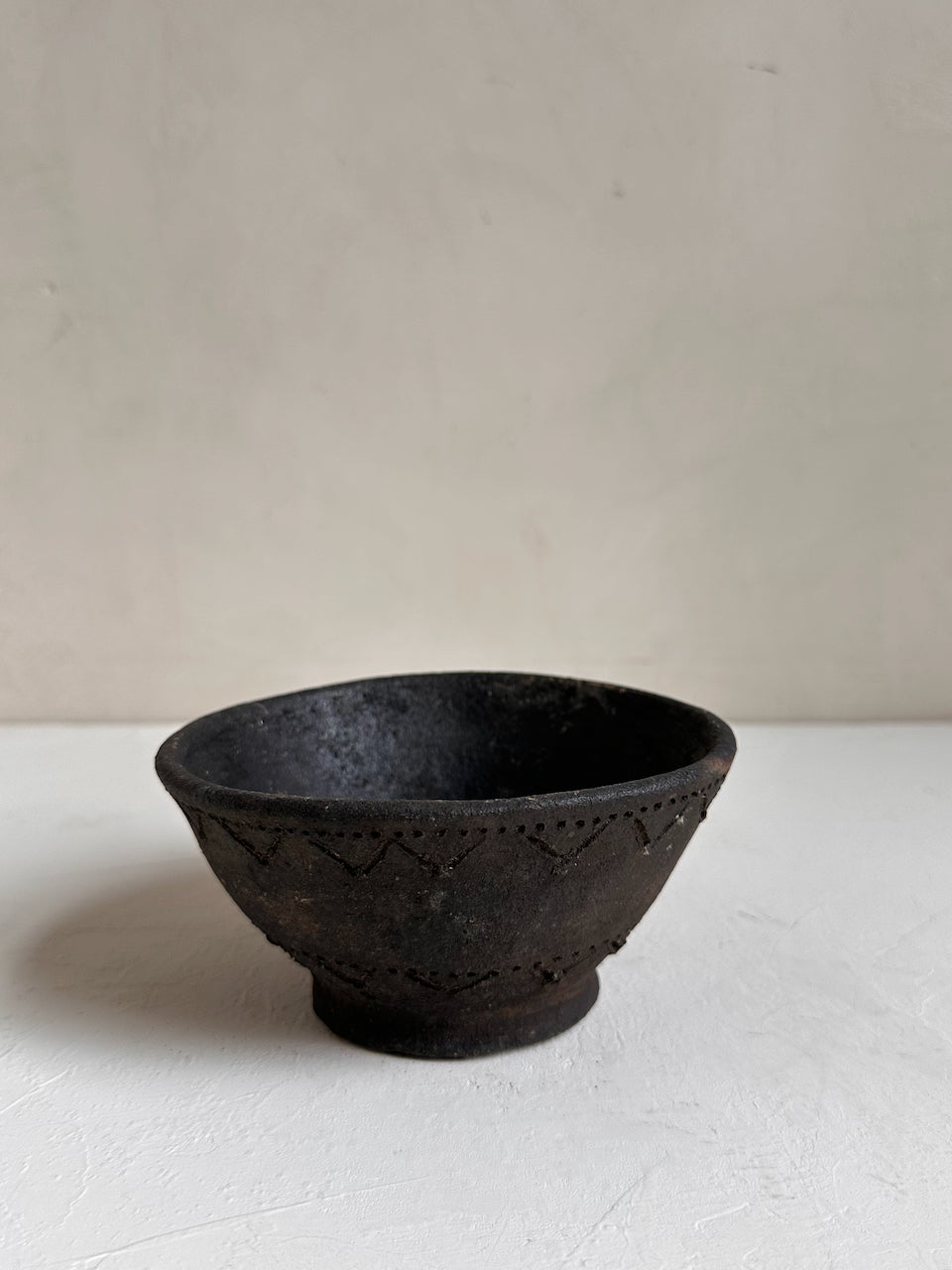 The Corner - Black terracotta bowl N° 4 - Pots & Vases