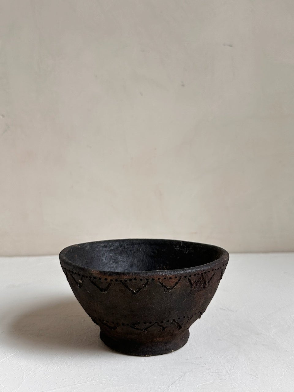 The Corner - Black terracotta bowl N° 4 - Pots & Vases