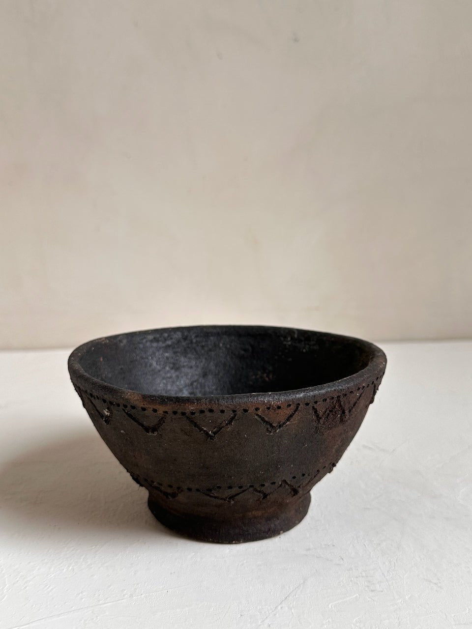 The Corner - Black terracotta bowl N° 4 - Pots & Vases