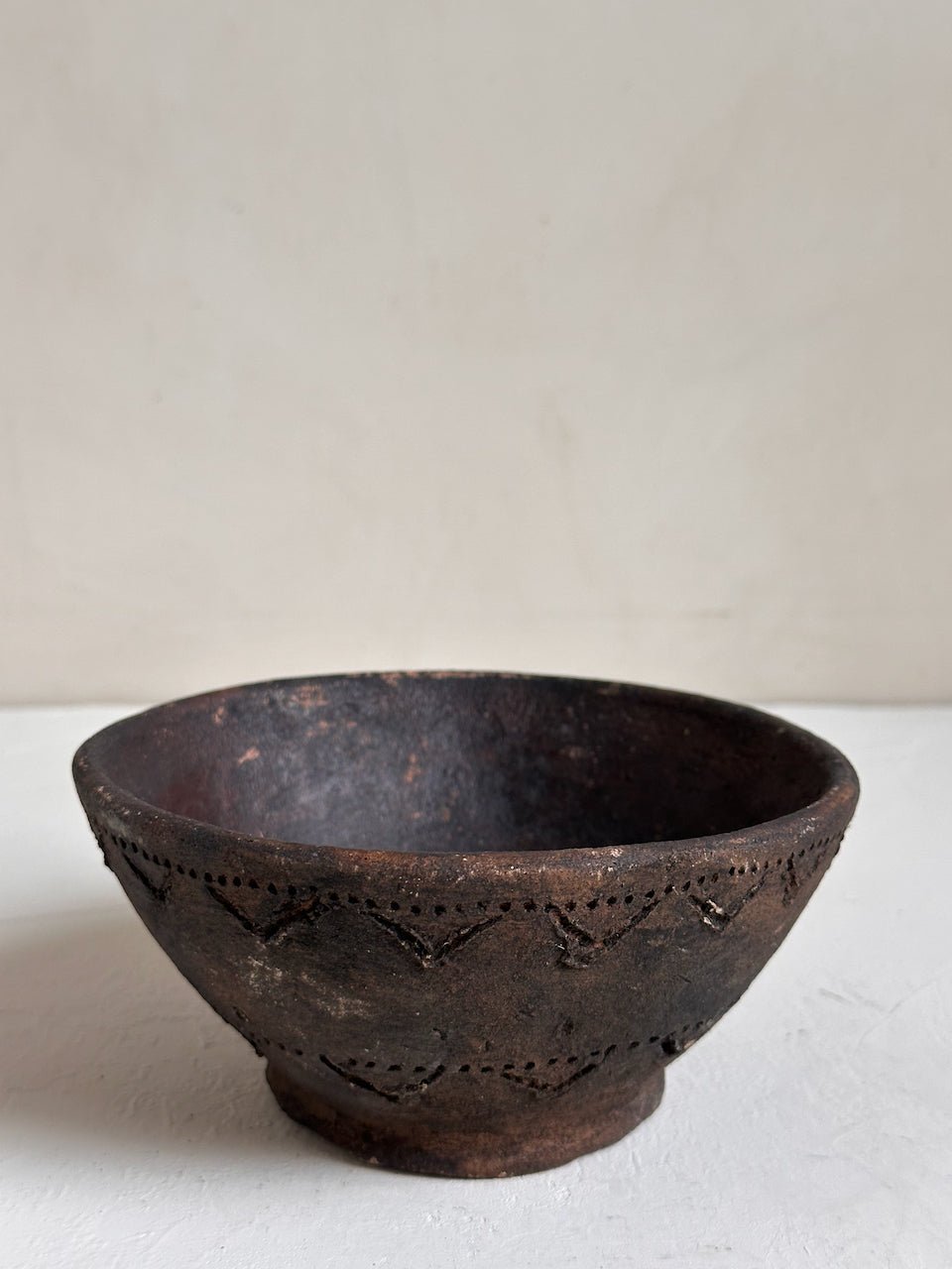 The Corner - Black terracotta bowl N° 5 - Pots & Vases