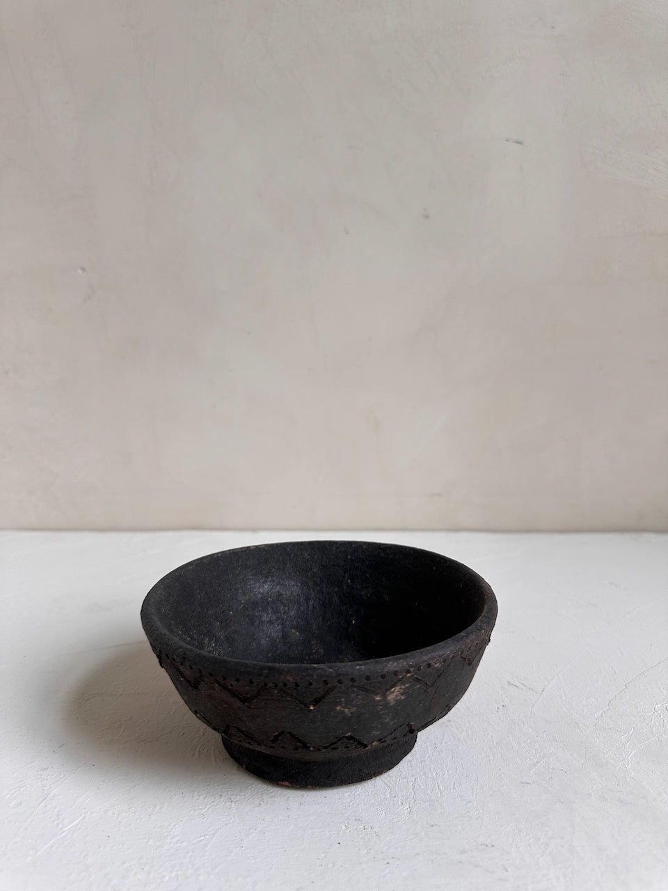 The Corner - Black terracotta bowl N° 6 - Pots & Vases