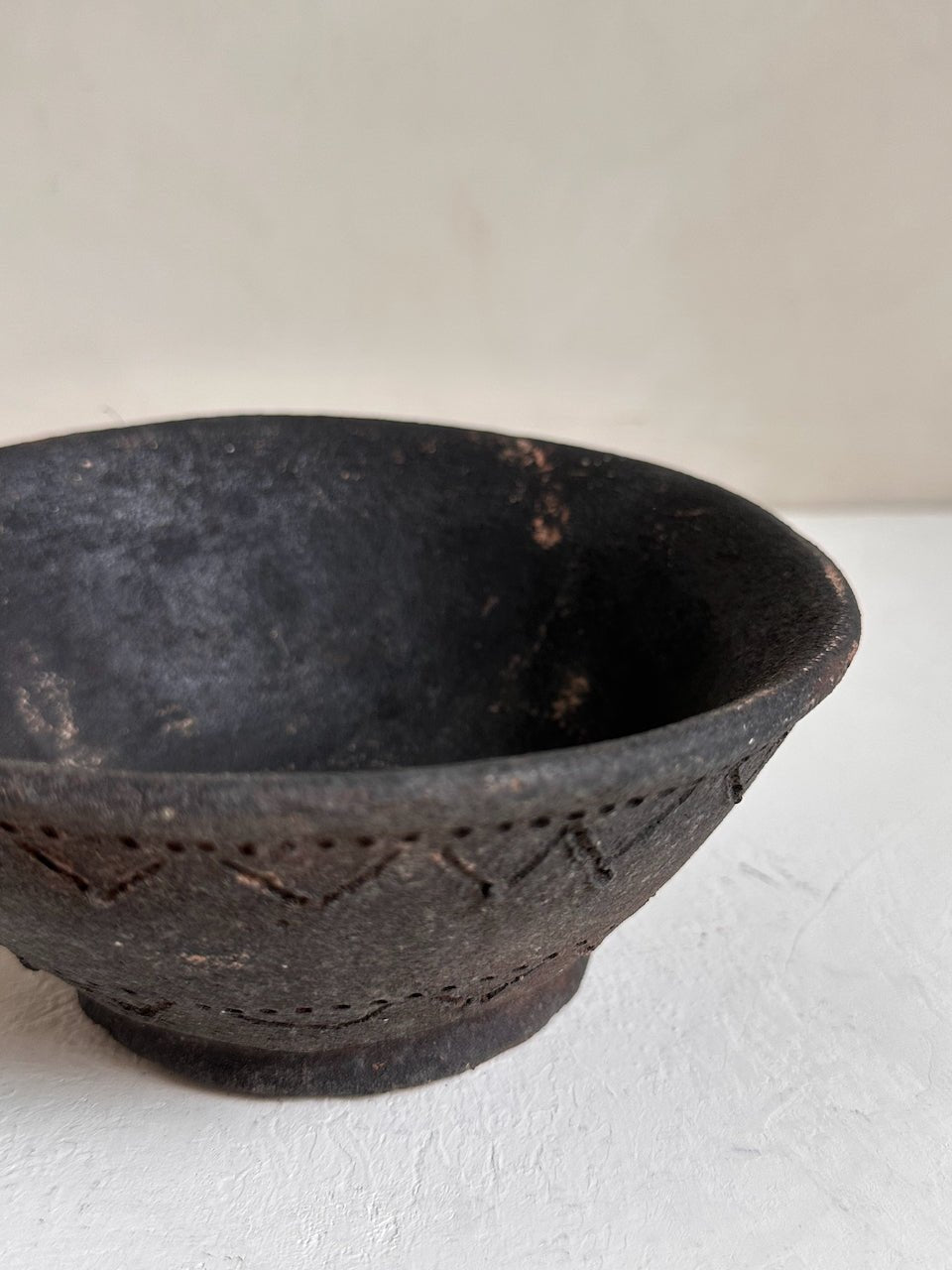 The Corner - Black terracotta bowl N° 7 - Pots & Vases