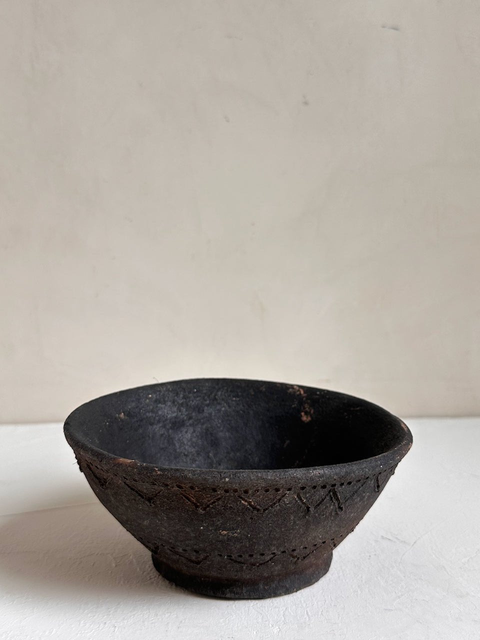 The Corner - Black terracotta bowl N° 7 - Pots & Vases