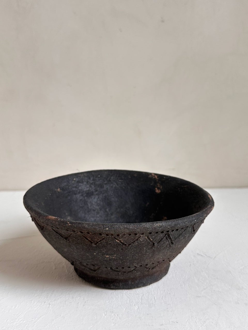 The Corner - Black terracotta bowl N° 7 - Pots & Vases