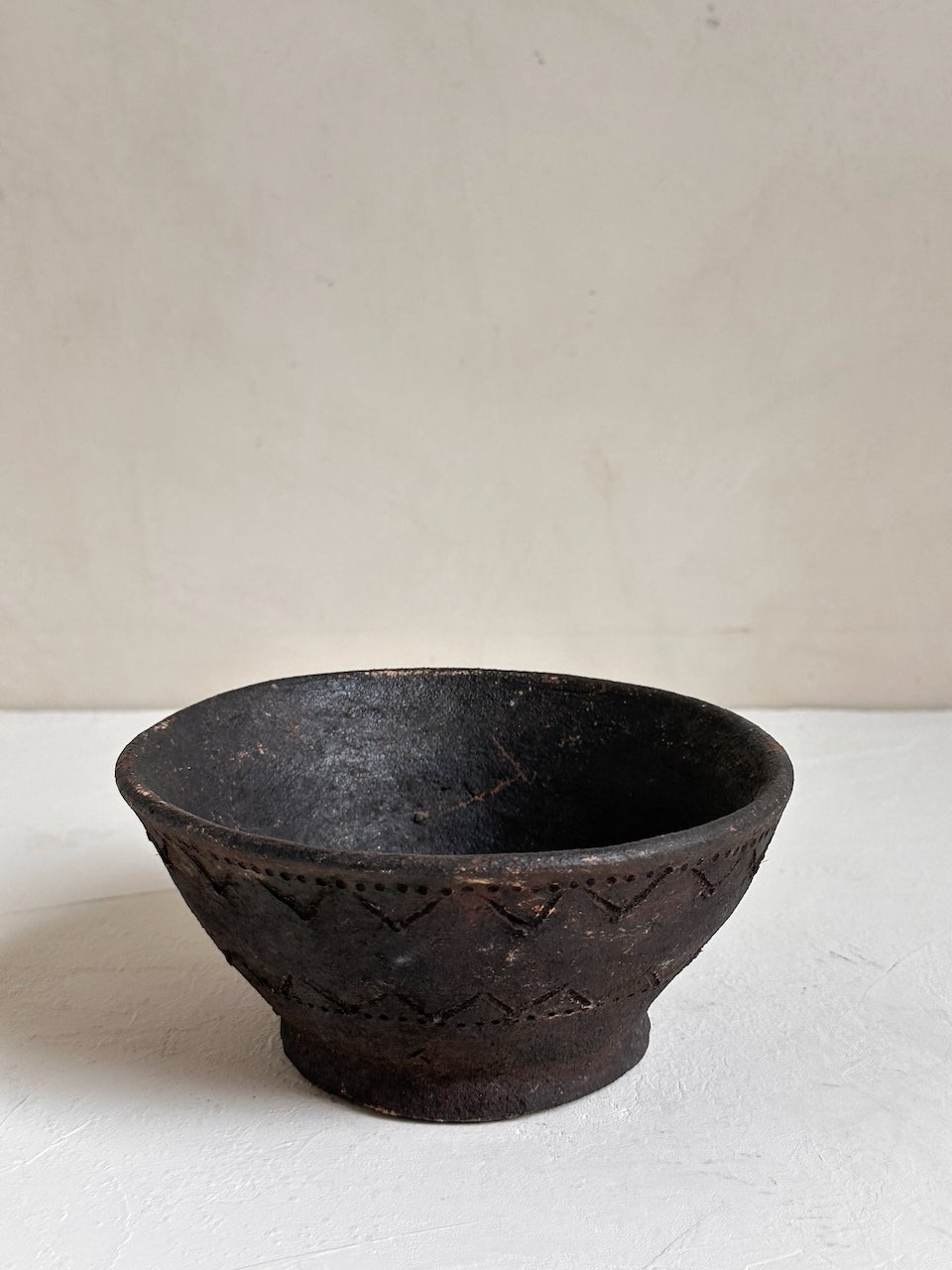 The Corner - Black terracotta bowl N° 8 - Pots & Vases