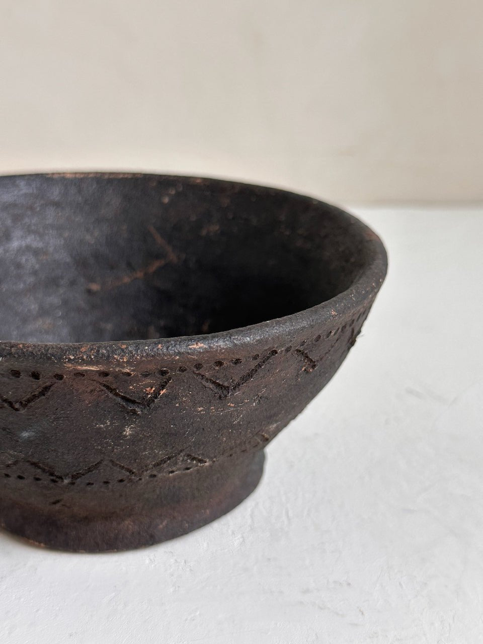 The Corner - Black terracotta bowl N° 8 - Pots & Vases