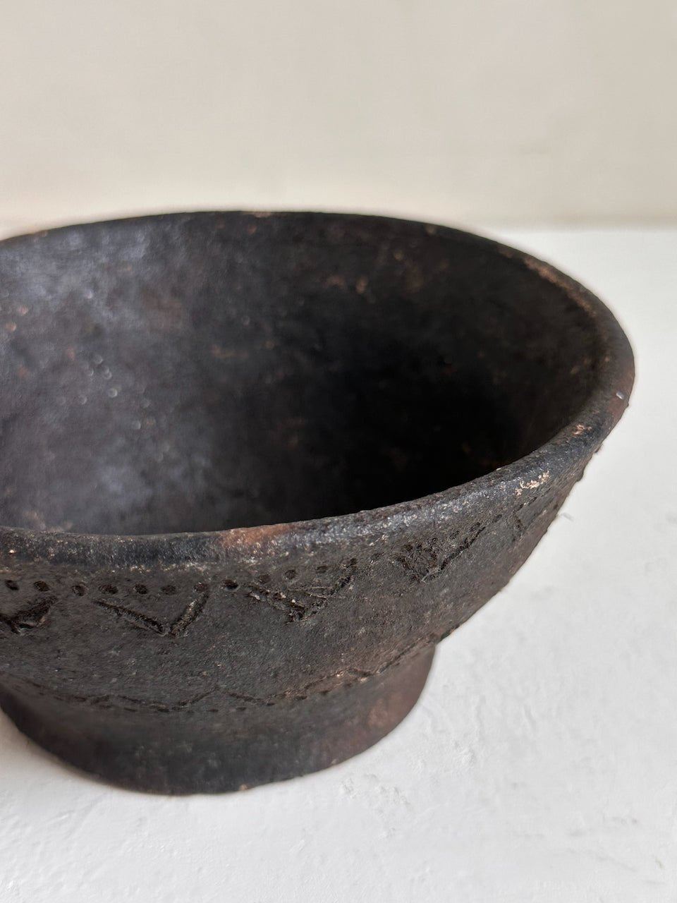 The Corner - Black terracotta bowl N° 8 - Pots & Vases