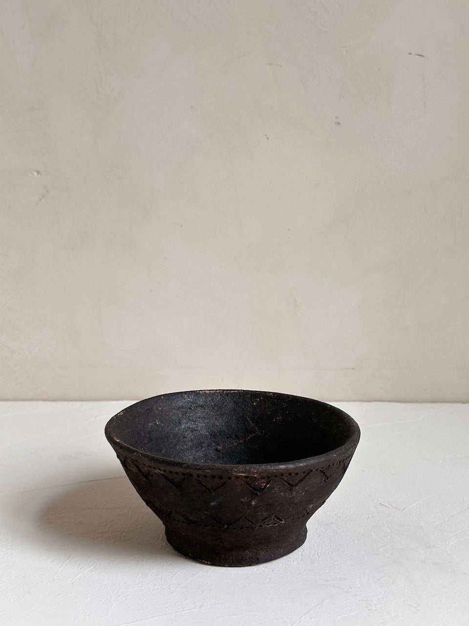The Corner - Black terracotta bowl N° 8 - Pots & Vases