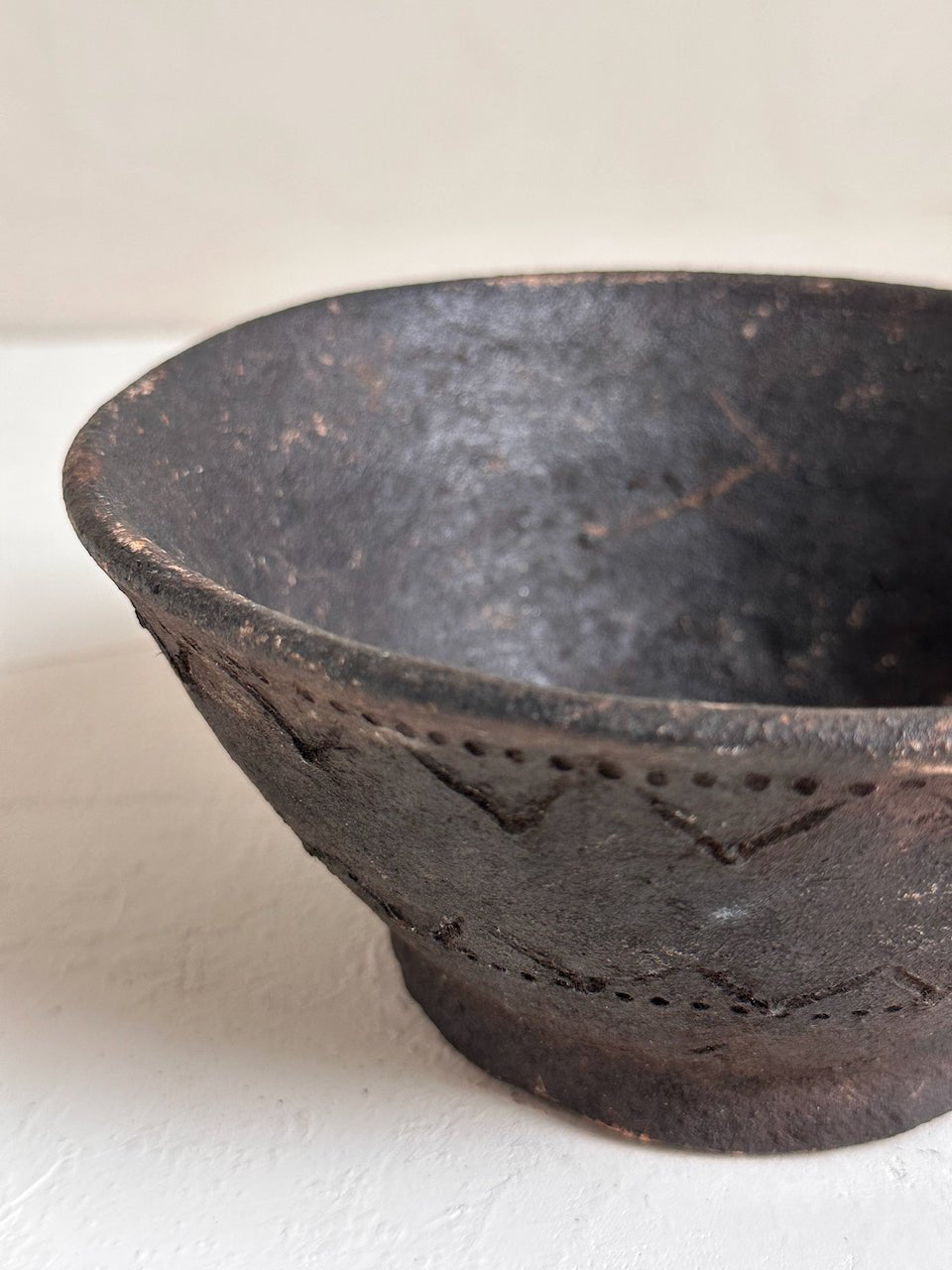 The Corner - Black terracotta bowl N° 8 - Pots & Vases