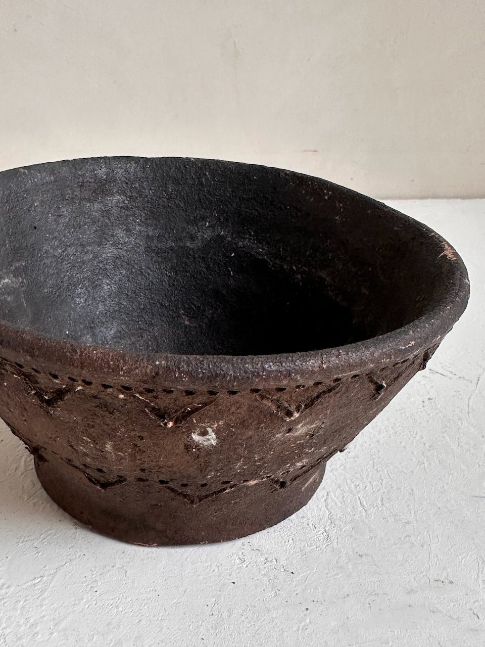 The Corner - Black terracotta bowl N° 9 - Pots & Vases