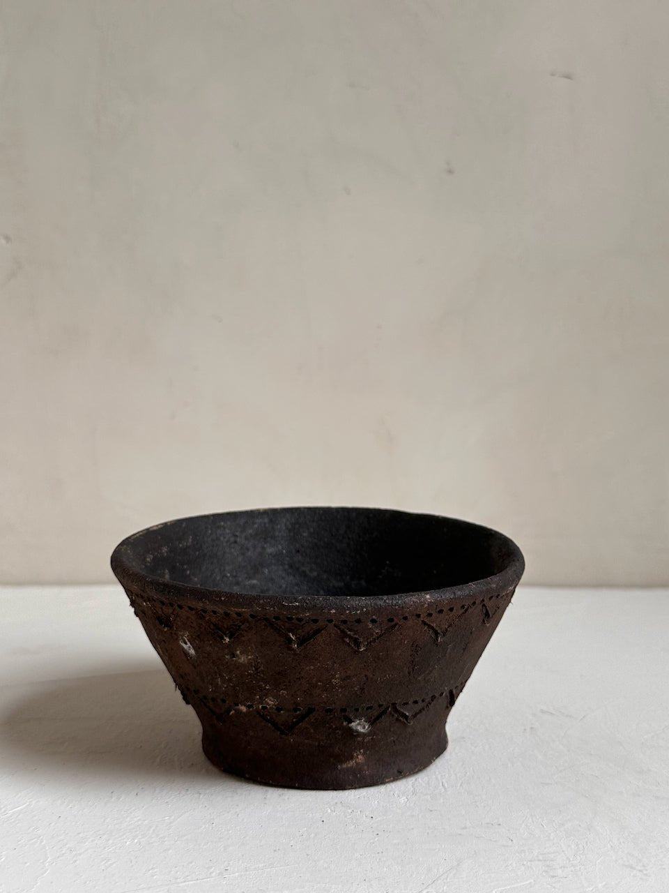 The Corner - Black terracotta bowl N° 9 - Pots & Vases