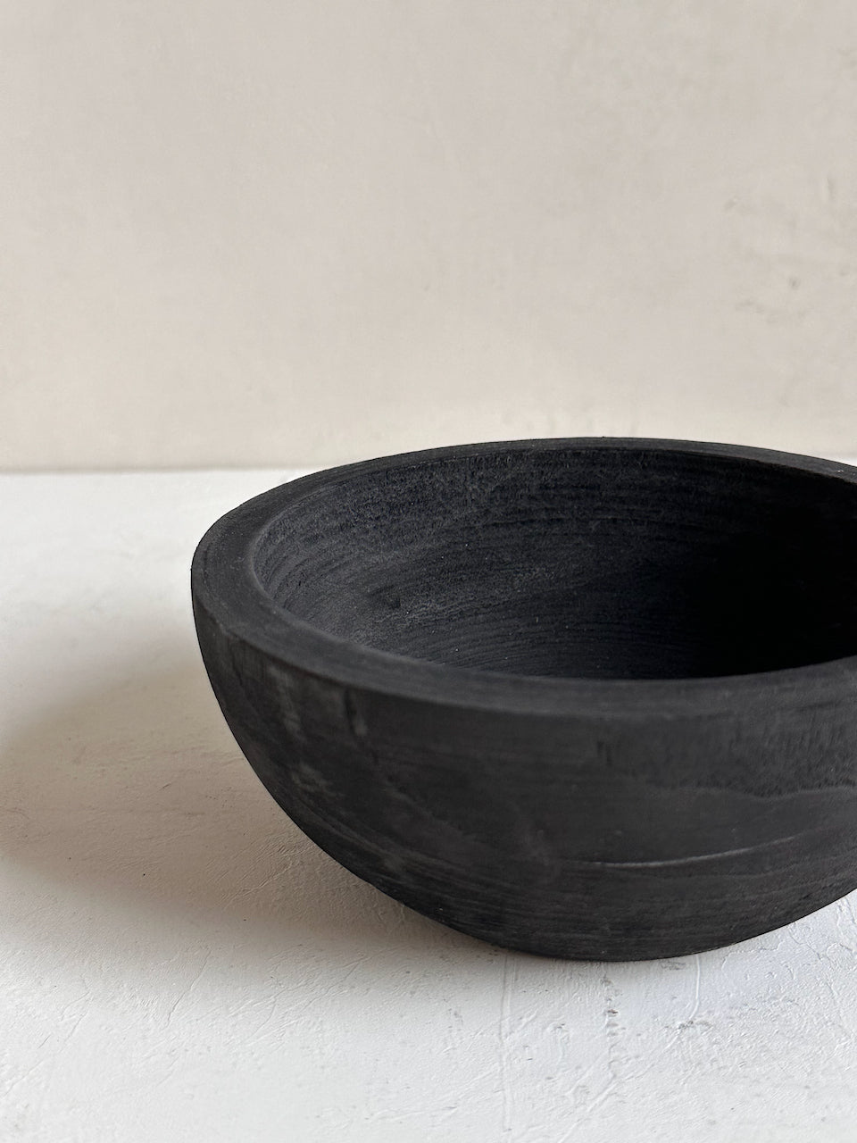 The Corner - Black wooden bowl N°1 - Decoration