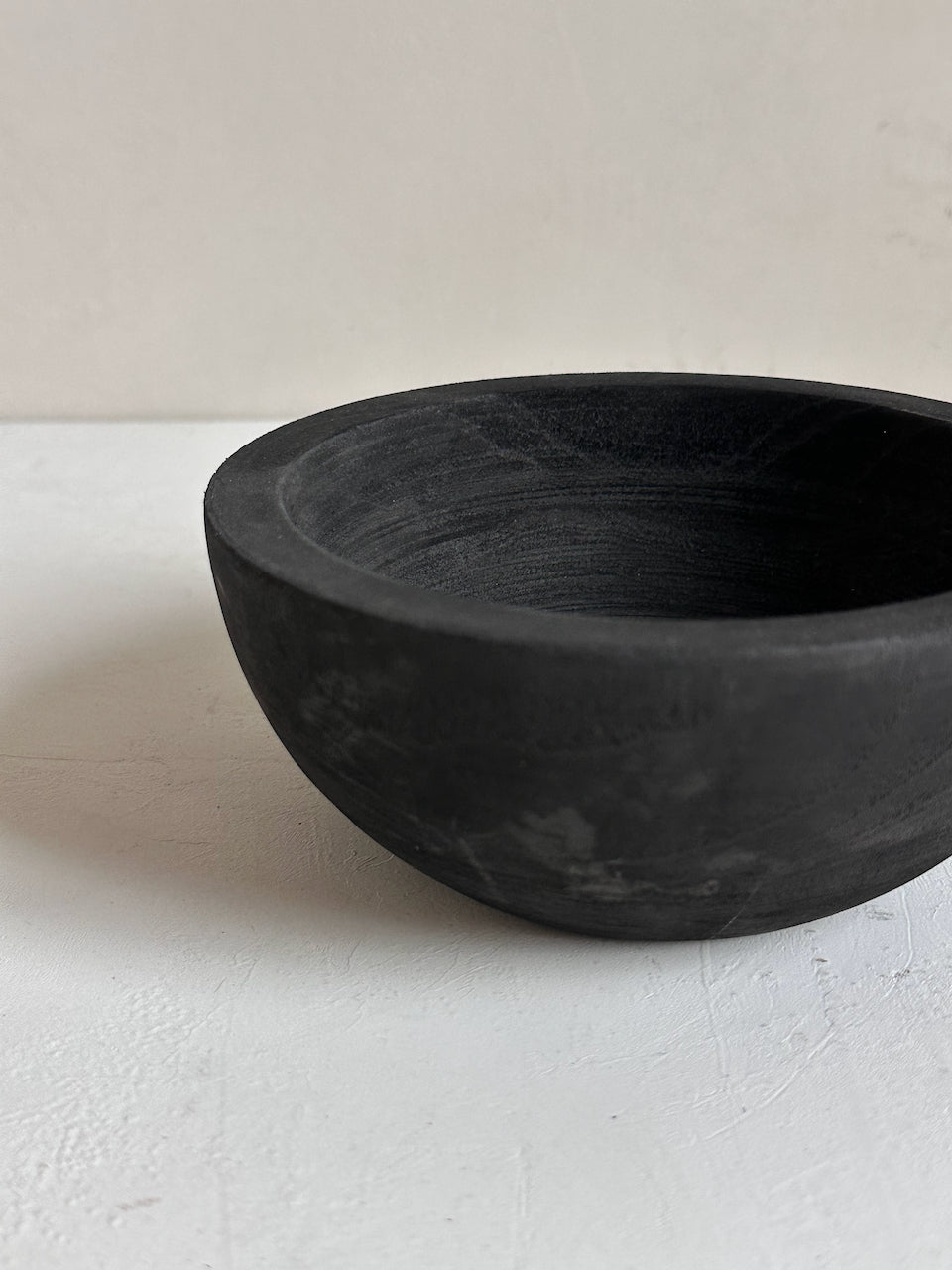 The Corner - Black wooden bowl N°4 - Decoration