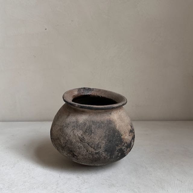 The Corner - Borneo pot N° 2 - Pots & Vases