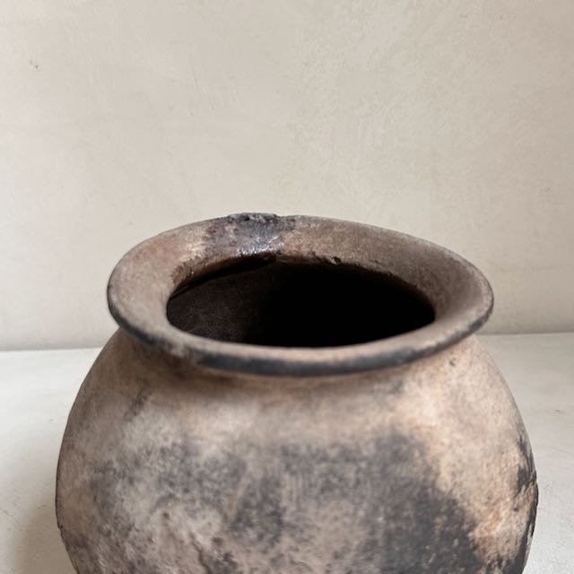 The Corner - Borneo pot N° 2 - Pots & Vases