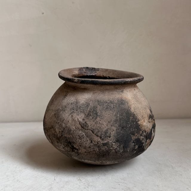 The Corner - Borneo pot N° 2 - Pots & Vases