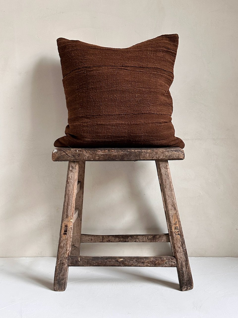 The Corner - Burnt Umber 50 x 50 cm - Cushions