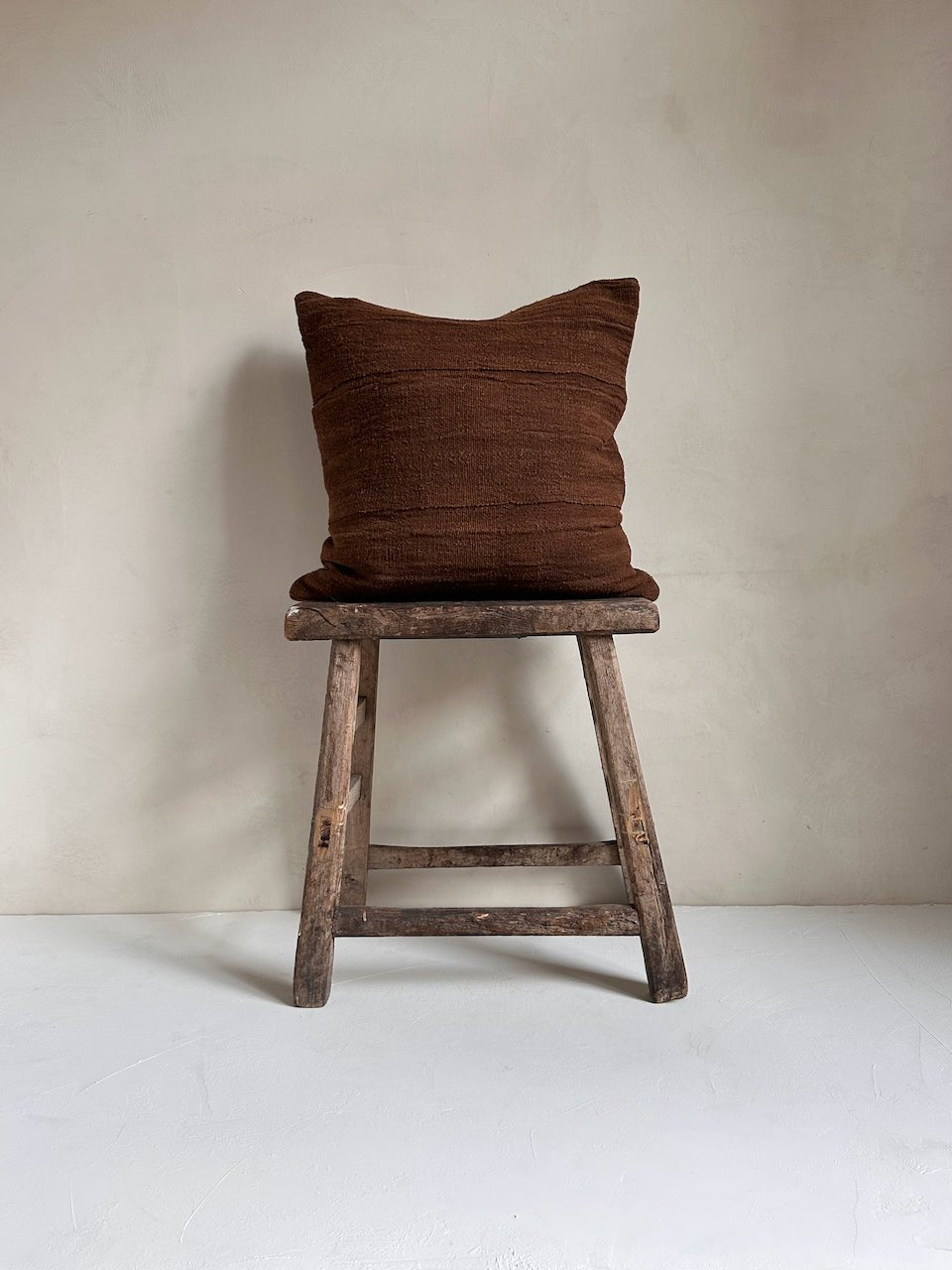 The Corner - Burnt Umber 50 x 50 cm - Cushions